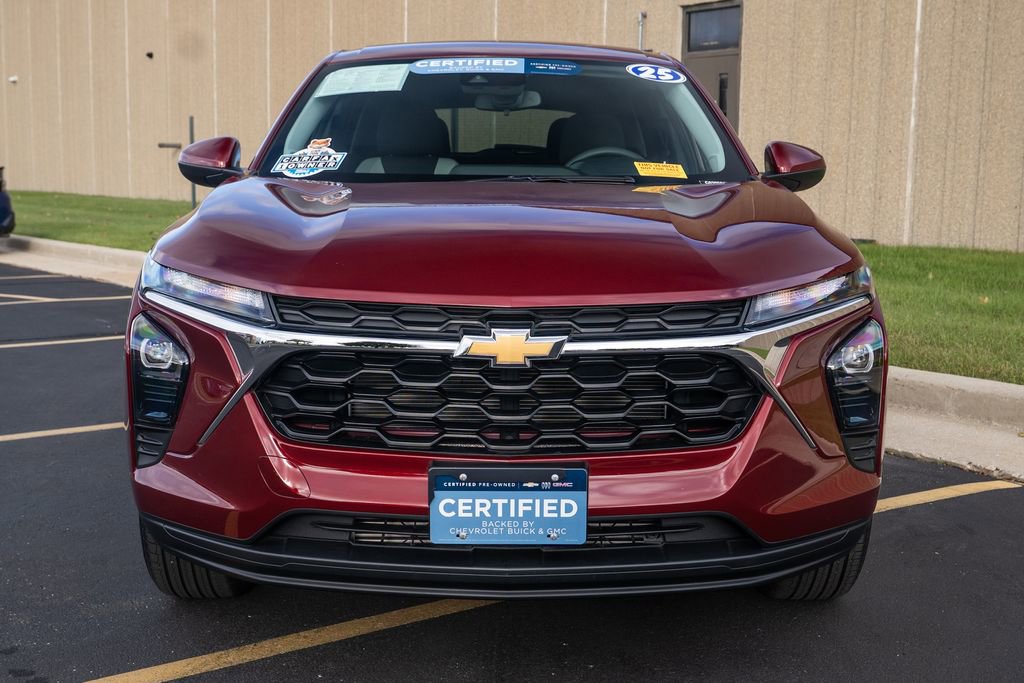 2025 Chevrolet Trax LS photo 2