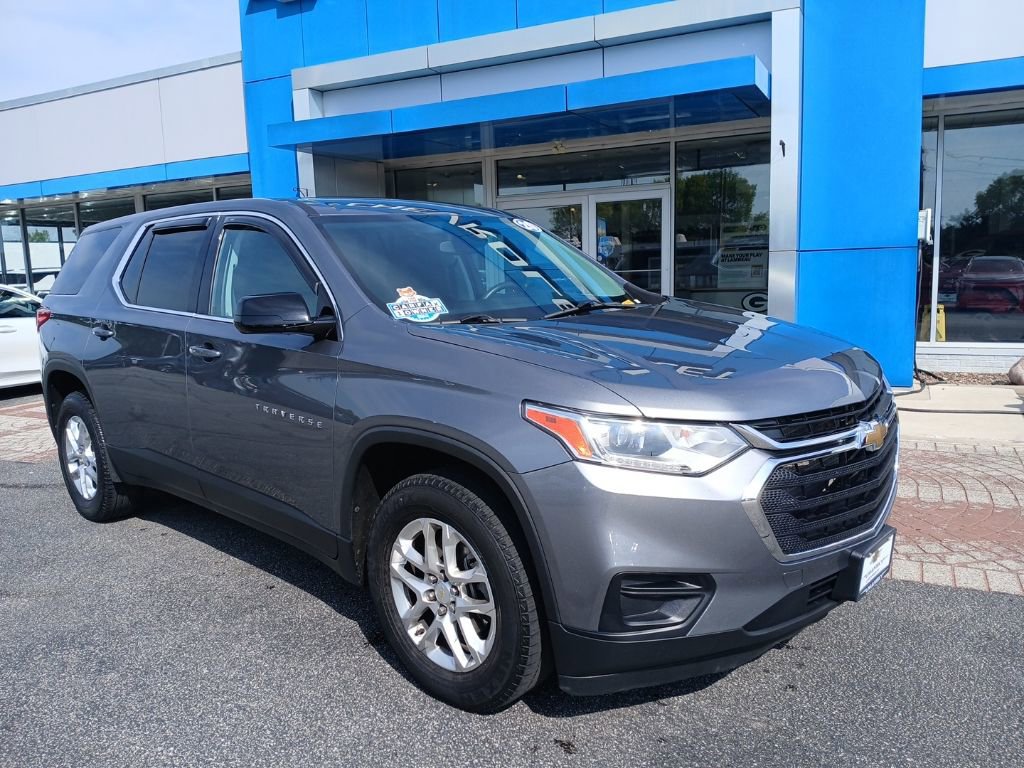 2020 Chevrolet Traverse LS photo 2