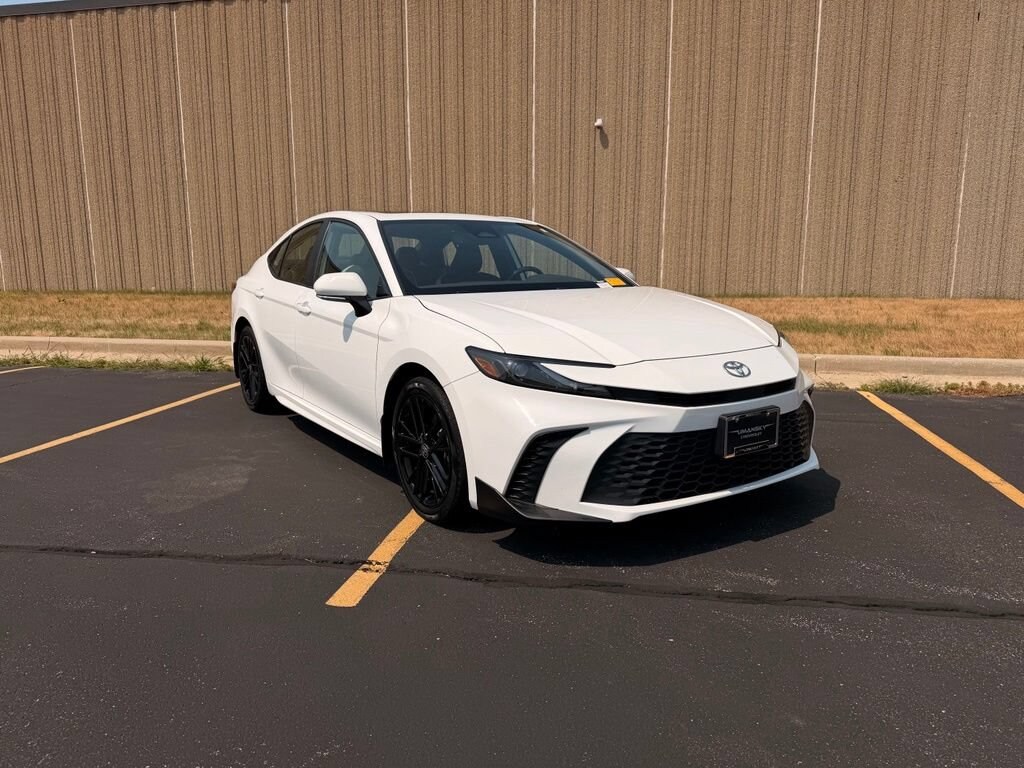 Used 2025 Toyota Camry SE Sedan