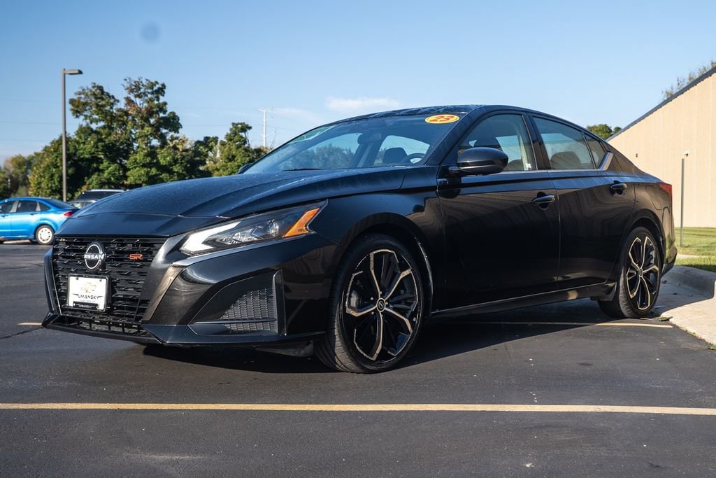 Used 2023 Nissan Altima SR FWD Sedan