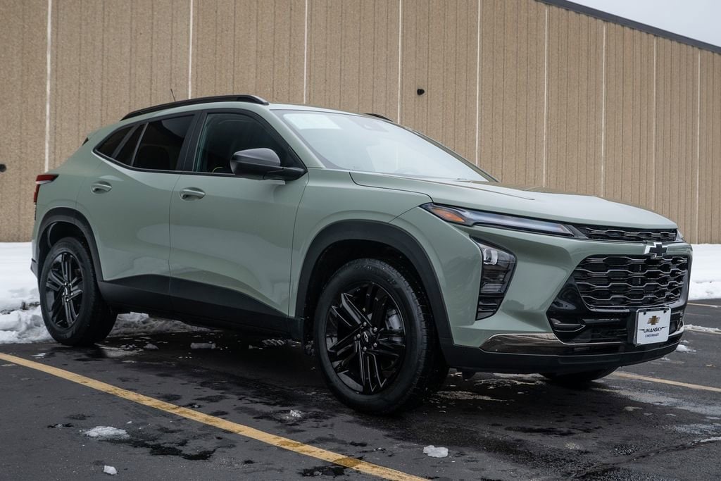 Used 2025 Chevrolet Trax Activ SUV