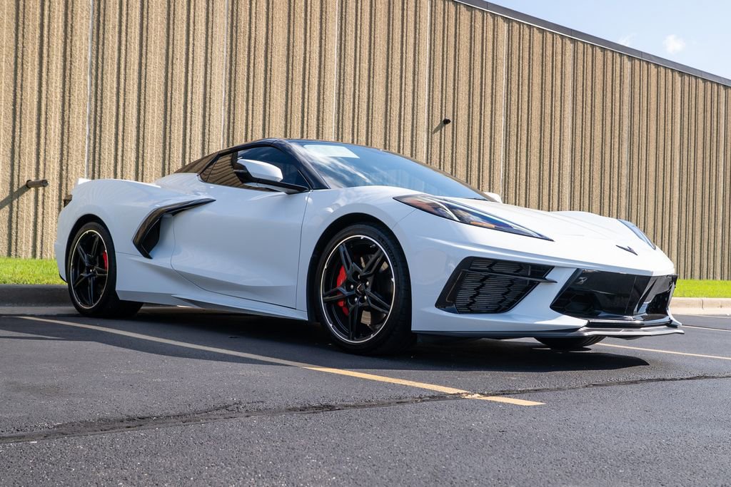 2021 Chevrolet Corvette Stingray 2LT photo 2