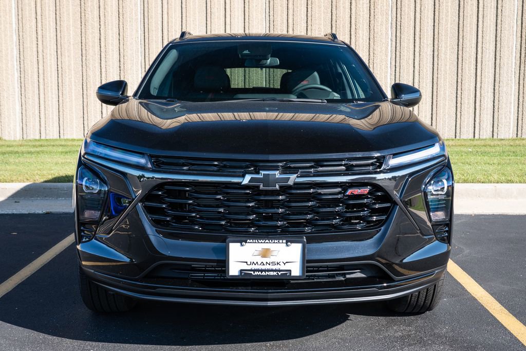 2025 Chevrolet Trax photo 3