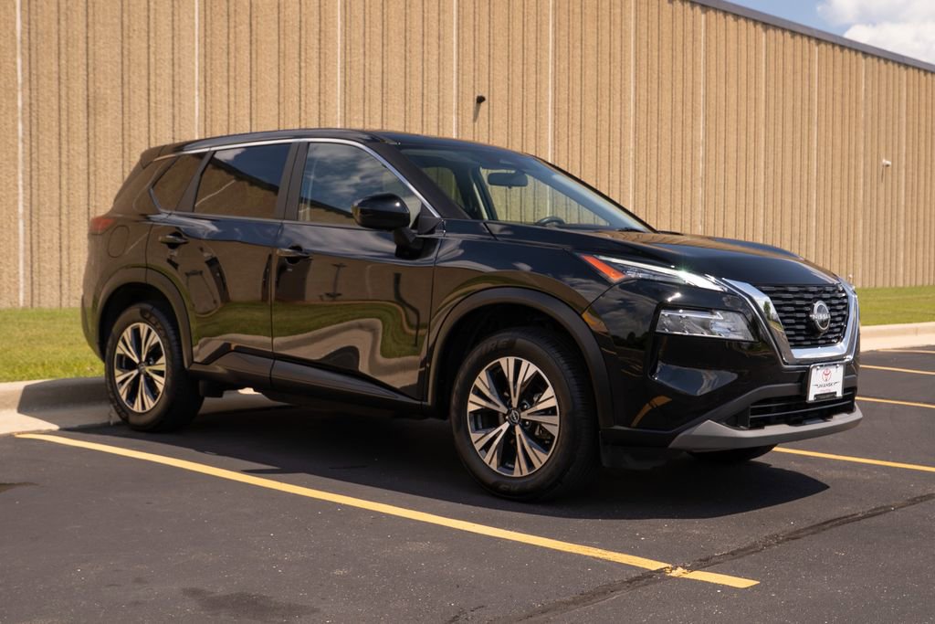 2023 Nissan Rogue SV photo 2