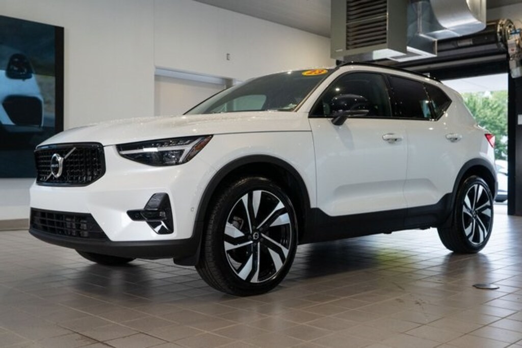 Used 2023 Volvo XC40 Ultimate SUV