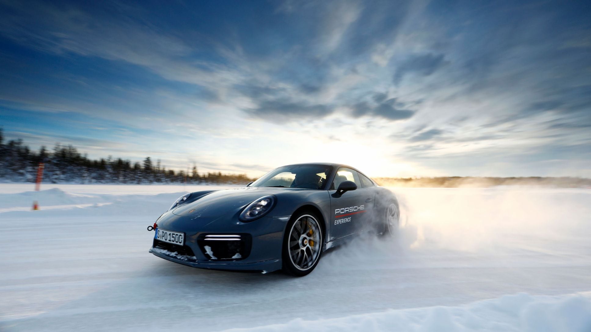 Porsche vehicle using Porsche Traction Management in winter