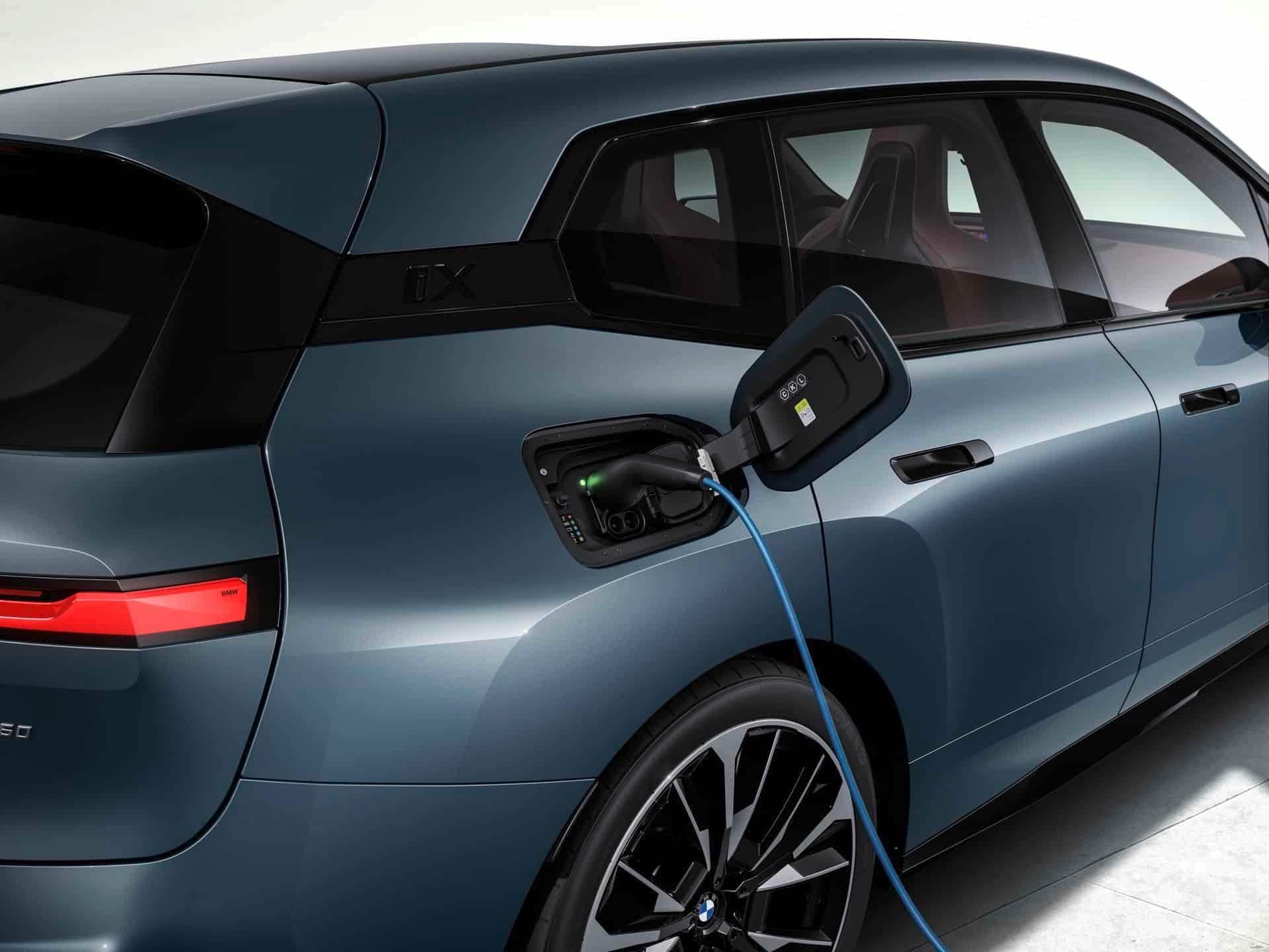 BMW i4 and BMW iX electric vehicles
