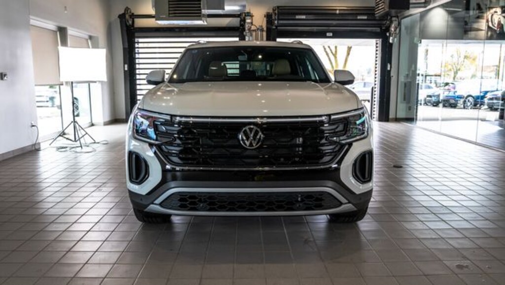 Certified 2025 Volkswagen Atlas Cross Sport 2.0T SE w/Technology SUV