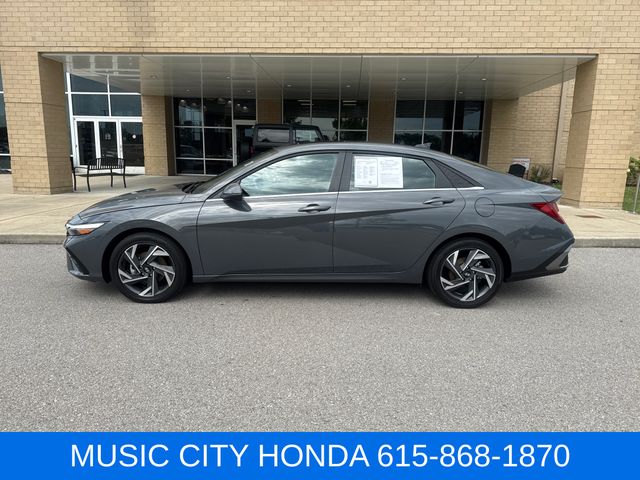 Used 2025 Hyundai Elantra Hybrid Limited