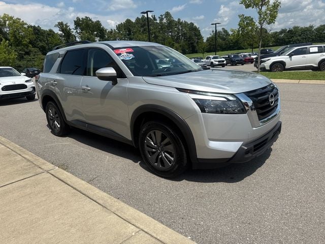 2025 Nissan Pathfinder SV - Photo 6