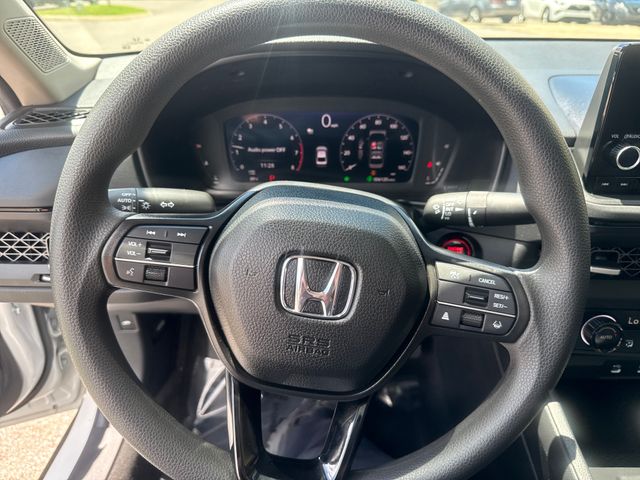2025 Honda Accord SE - Photo 11