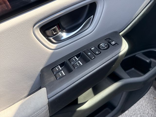 2023 Honda Pilot LX - Photo 10
