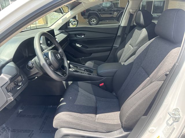 2025 Honda Accord SE - Photo 8