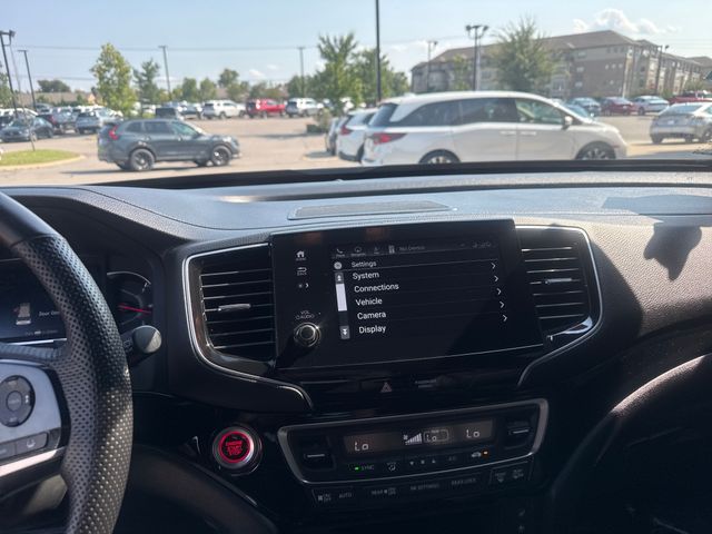2025 Honda Passport Black Edition - Photo 14
