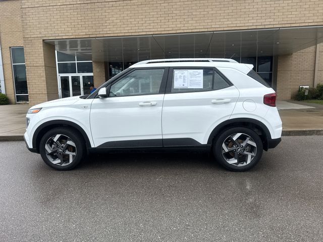 2026 Hyundai Venue SEL w/ 2-Tone Roof IVT's photo