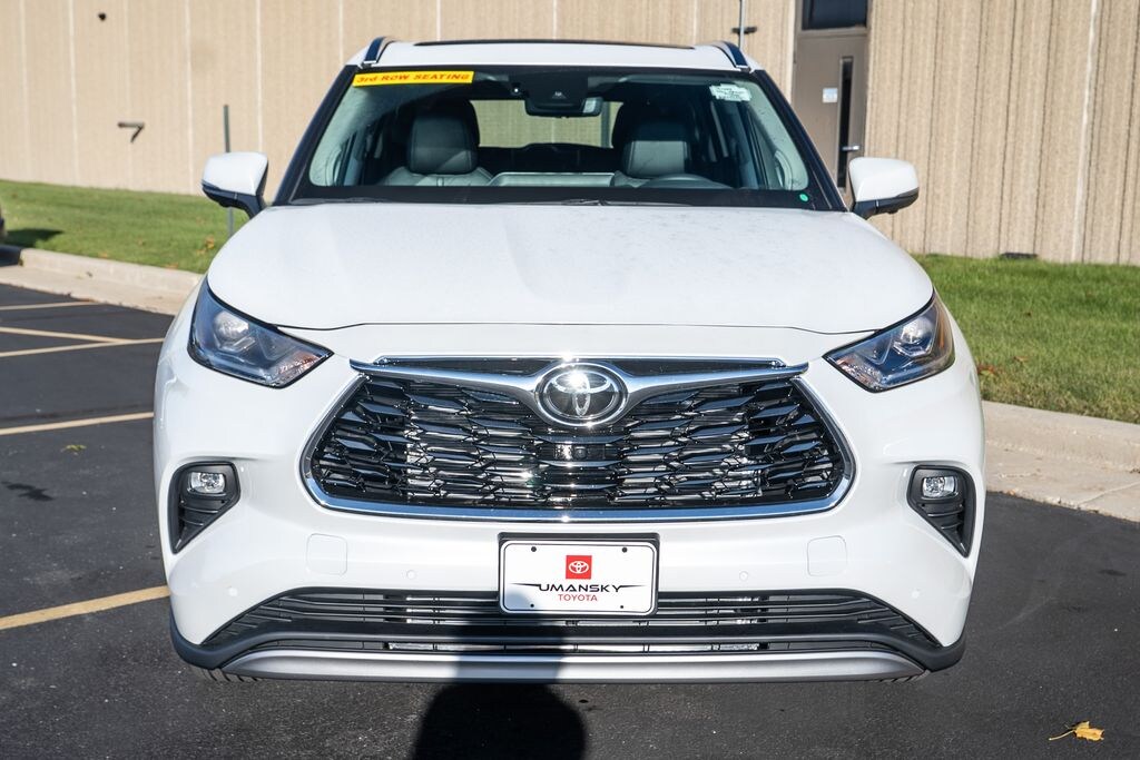 New 2026 Toyota Highlander Platinum SUV