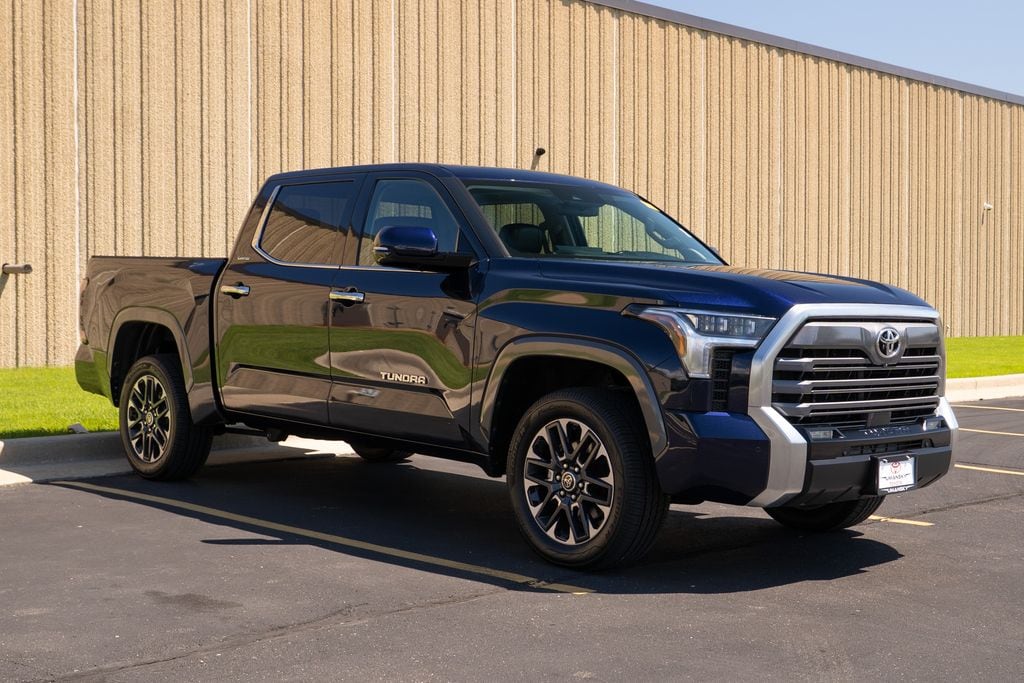Used 2022 Toyota Tundra Limited with VIN 5TFJA5DB5NX008913 for sale in Milwaukee, WI