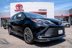 2026 Toyota Sienna Platinum Minivan/Van