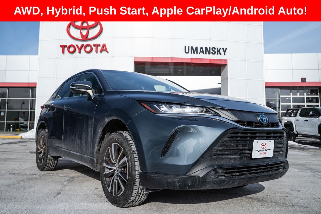 2022 Toyota Venza LE's photo