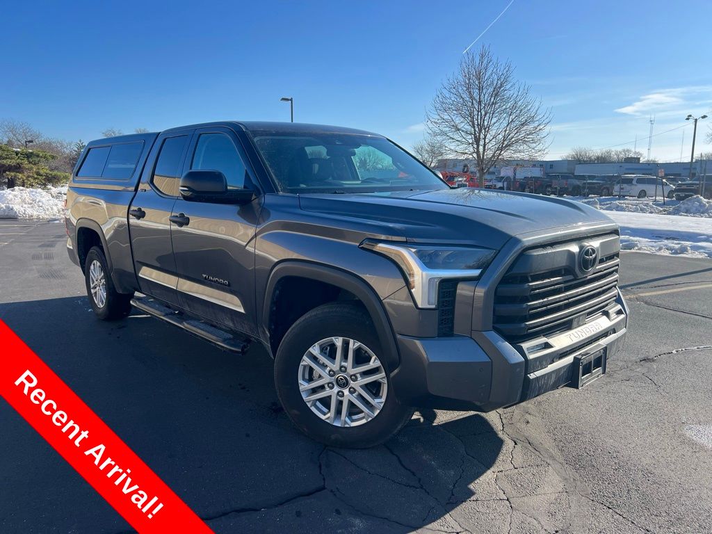 2022 Toyota Tundra SR5's photo