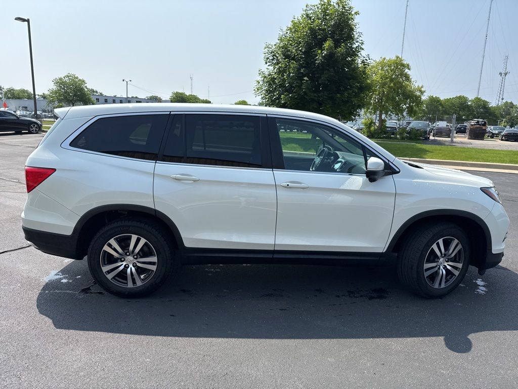 Used 2017 Honda Pilot EX-L with VIN 5FNYF6H53HB039960 for sale in Milwaukee, WI
