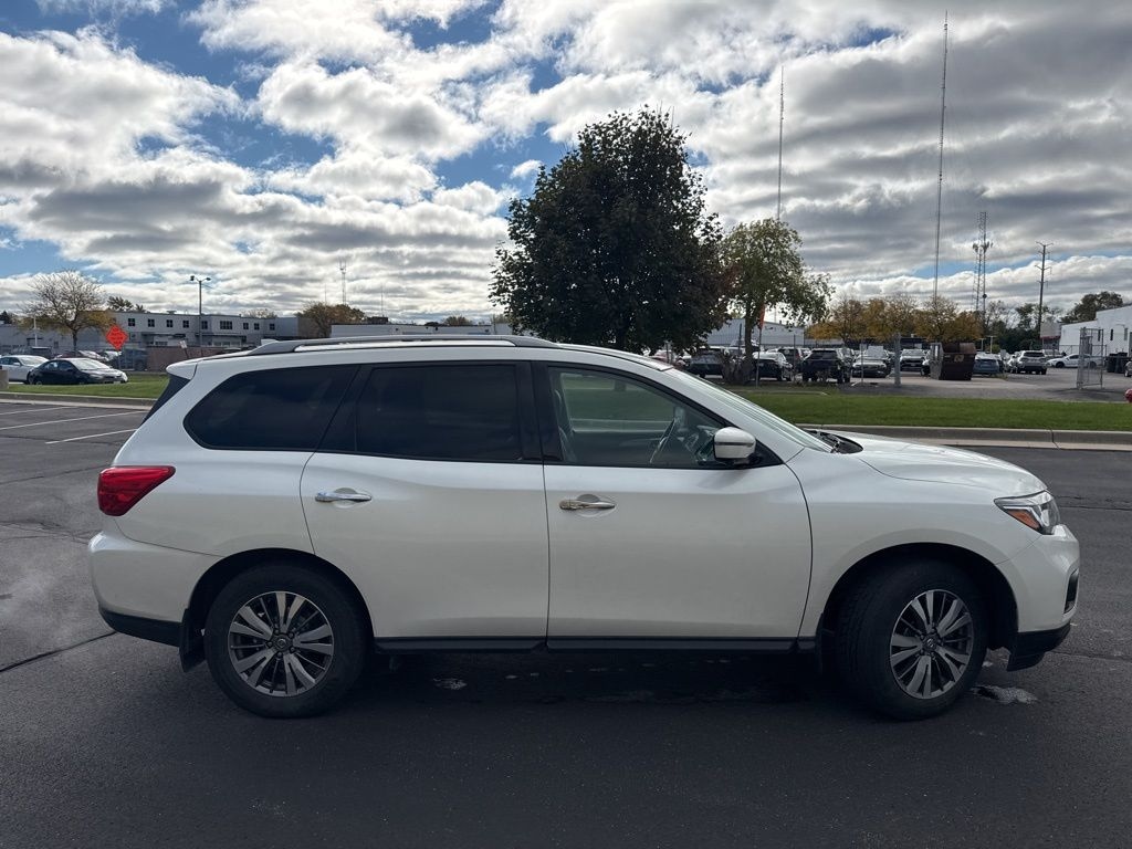 Used 2019 Nissan Pathfinder SL SUV