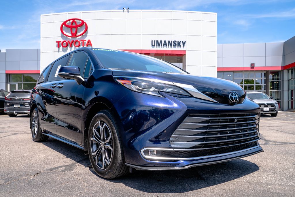 2026 Toyota Sienna Platinum 7-Passenger Hybrid AWD's photo