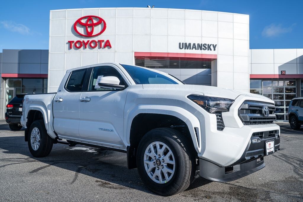 New 2025 Toyota Tacoma SR5 Truck
