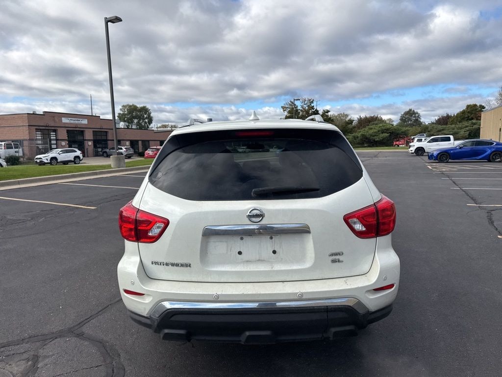 Used 2019 Nissan Pathfinder SL SUV