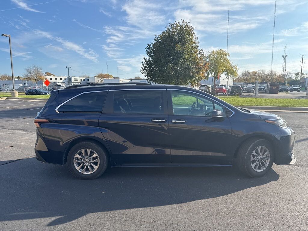 Used 2023 Toyota Sienna XLE 8 Passenger Van Passenger Van