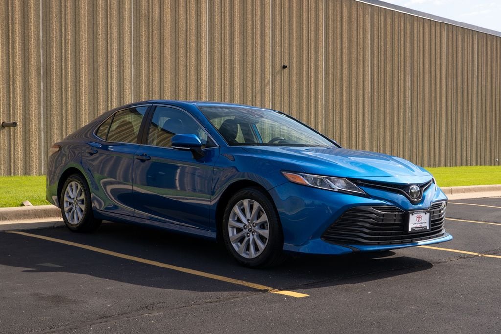 Used 2020 Toyota Camry LE with VIN 4T1L11AK1LU325099 for sale in Milwaukee, WI