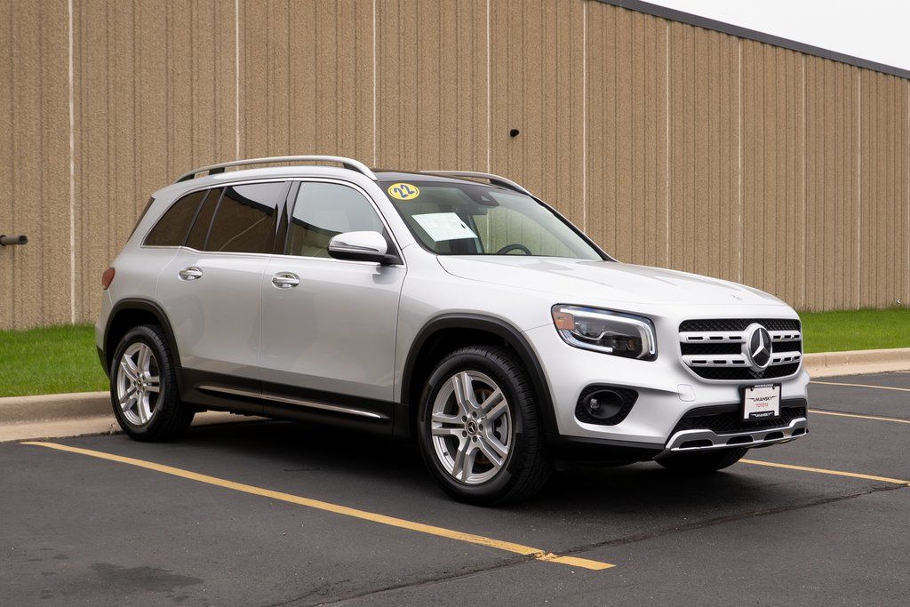 Used 2022 Mercedes-Benz GLB Base with VIN W1N4M4HB4NW201318 for sale in Milwaukee, WI