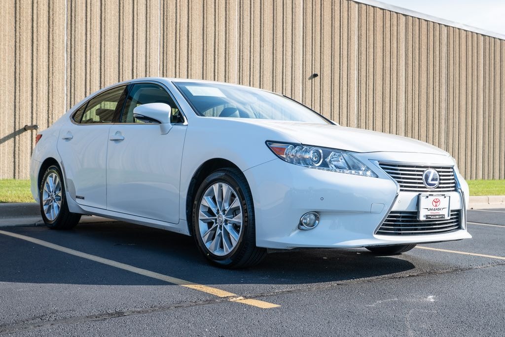 Used 2013 Lexus ES 300h  Sedan