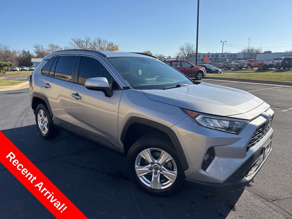 2021 Toyota RAV4 XLE's photo