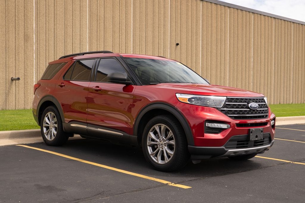 Used 2020 Ford Explorer XLT with VIN 1FMSK8DH5LGA12265 for sale in Milwaukee, WI