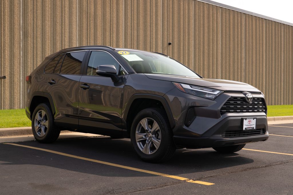 Used 2022 Toyota RAV4 XLE with VIN 2T3P1RFVXNW296988 for sale in Milwaukee, WI