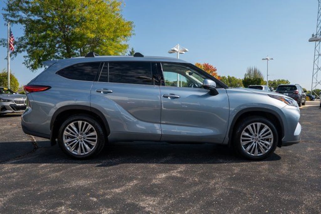 Used 2023 Toyota Highlander Platinum SUV