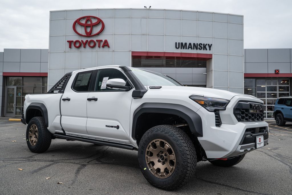 2025 Toyota Tacoma Trailhunter's photo