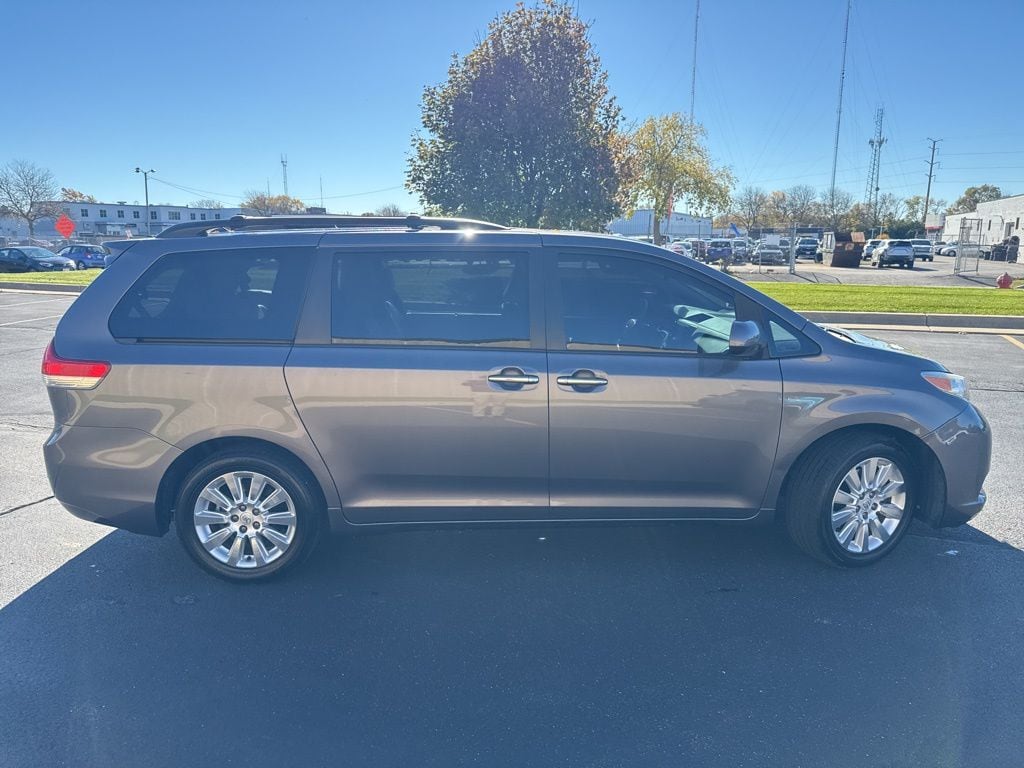 Used 2011 Toyota Sienna XLE with VIN 5TDDK3DC6BS026748 for sale in Glendale, WI