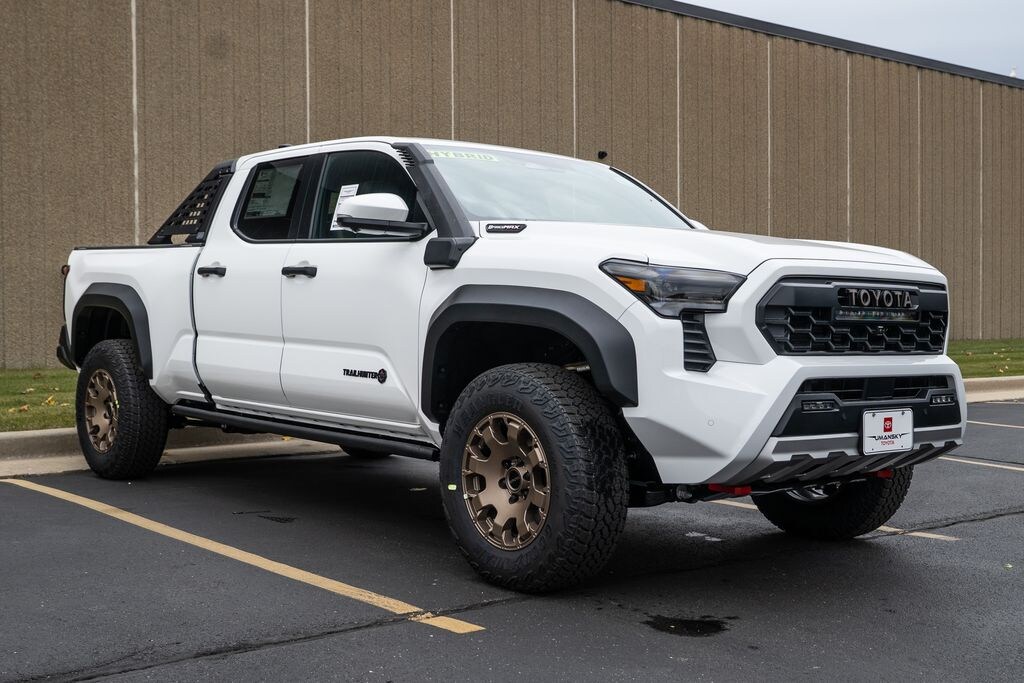 New 2025 Toyota Tacoma Hybrid Trailhunter Truck