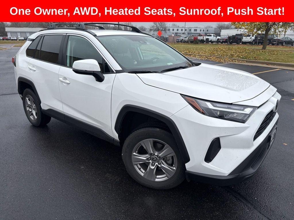 2022 Toyota RAV4 XLE's photo