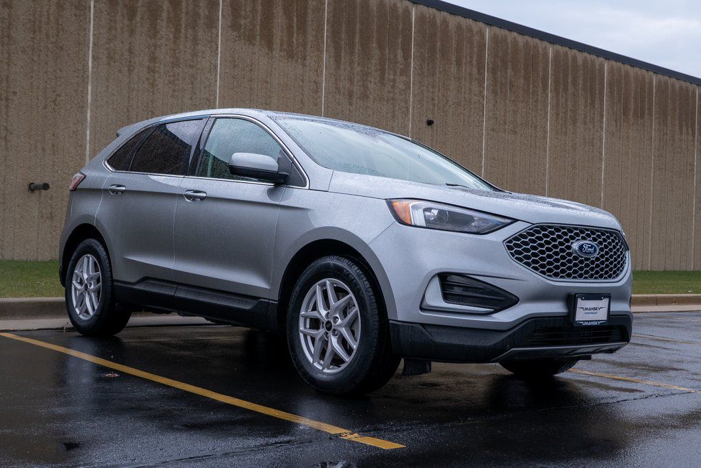 Used 2023 Ford Edge SEL with VIN 2FMPK4J91PBA37995 for sale in Milwaukee, WI