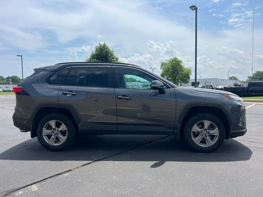 Used 2022 Toyota RAV4 XLE with VIN 2T3P1RFV9NW294293 for sale in Kansas City