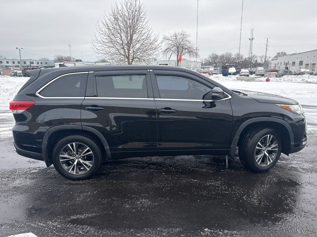 Used 2017 Toyota Highlander SUV