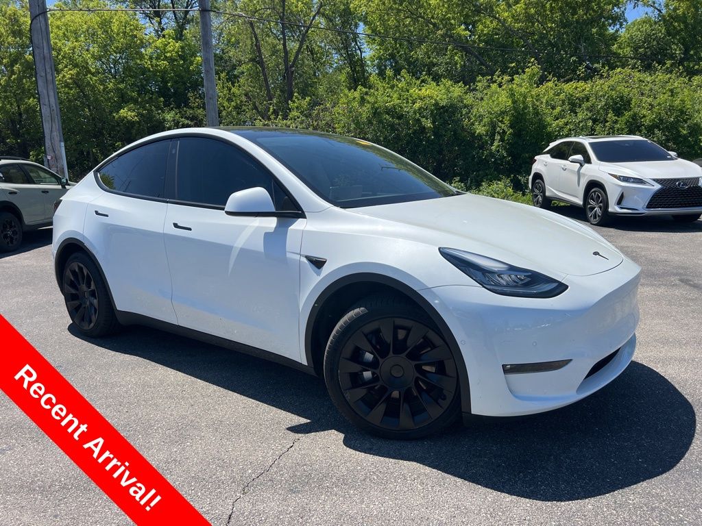 2022 Tesla Model Y's photo
