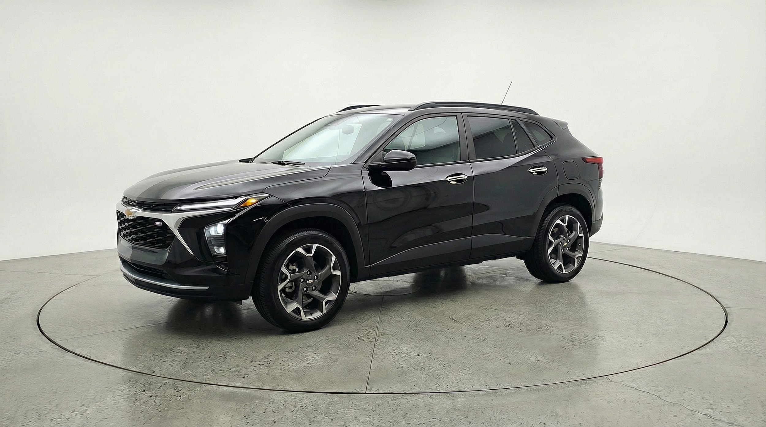 Thumbnail: 2025 Chevrolet Trax - 3