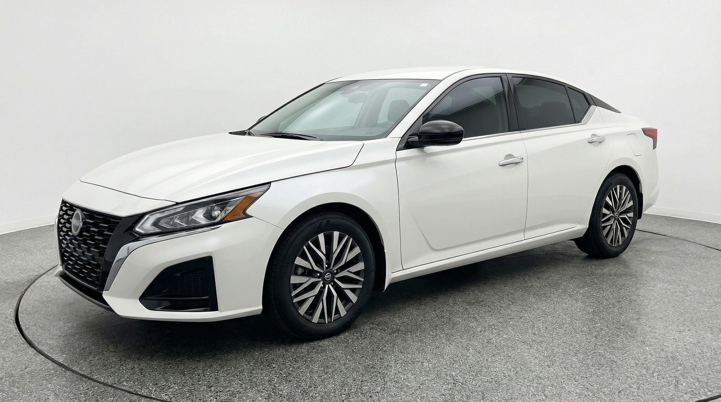 Thumbnail: 2025 Nissan Altima - 3