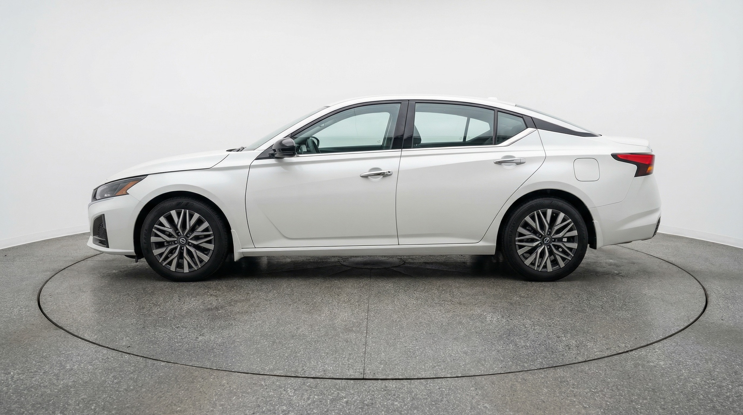 Thumbnail: 2025 Nissan Altima - 4