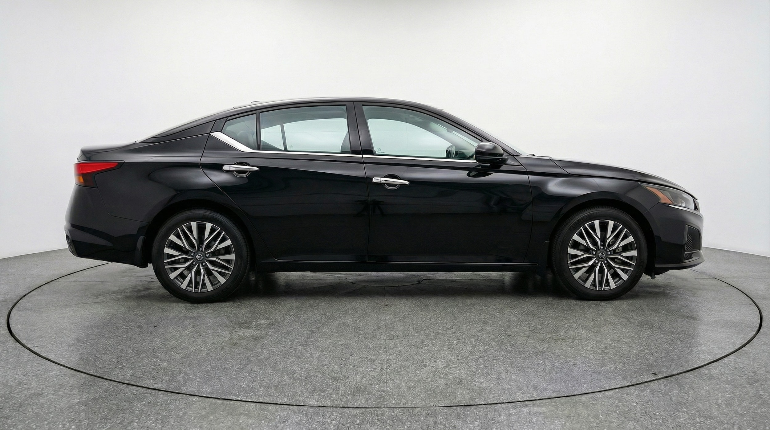 Thumbnail: 2025 Nissan Altima - 8