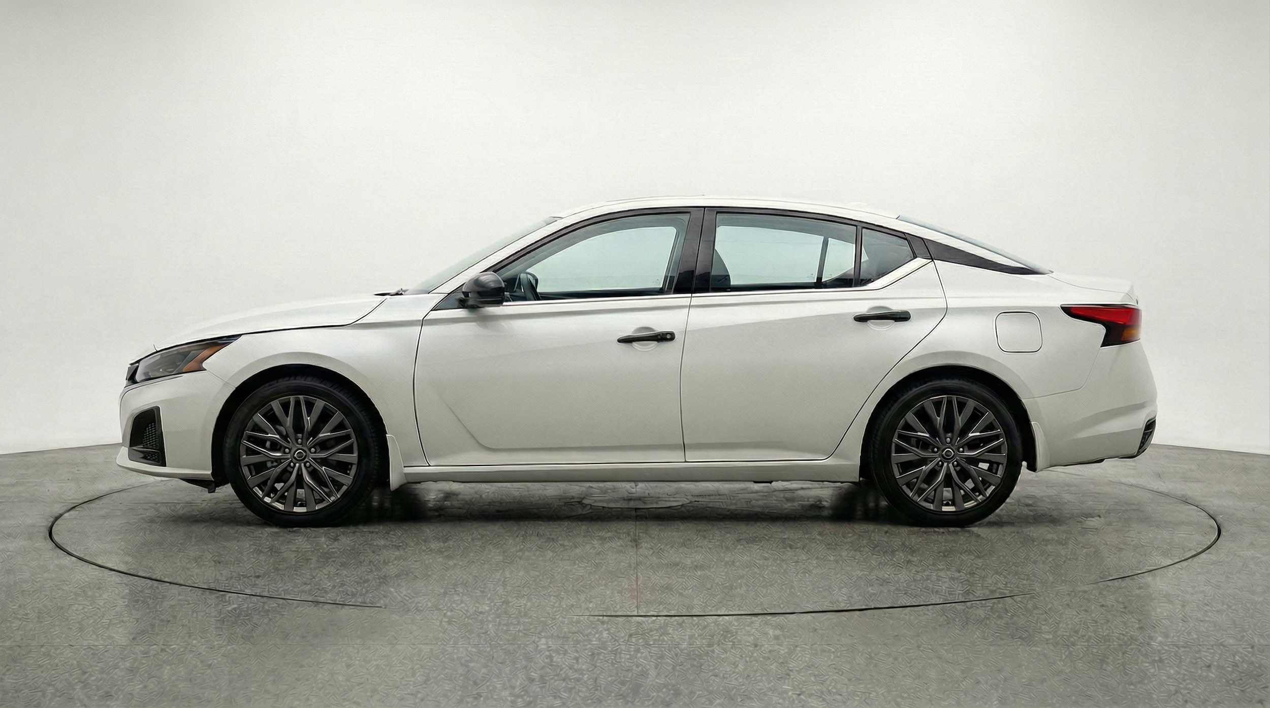 Thumbnail: 2025 Nissan Altima - 4